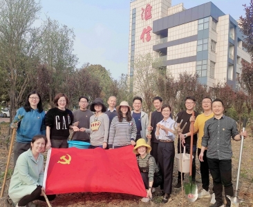 春风十里，缺乏一抹绿意——尊龙凯时人生就是博集团第三党支部植树活动